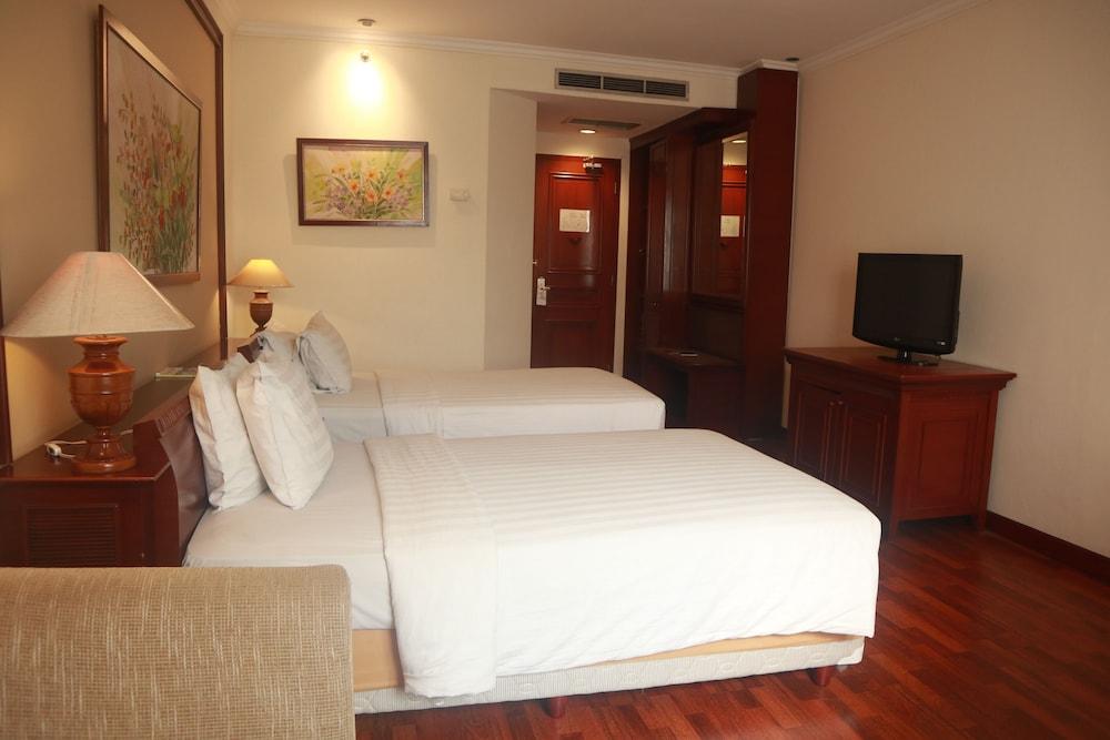 Arion Suites Hotel Bandung Extérieur photo