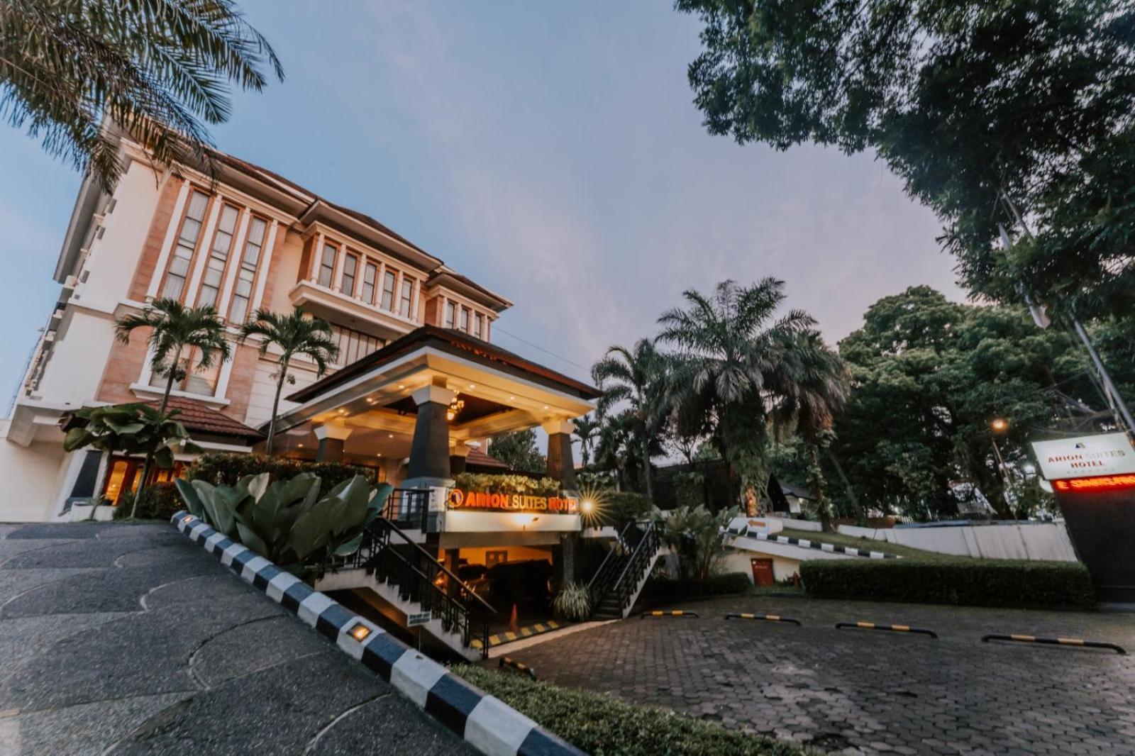 Arion Suites Hotel Bandung Extérieur photo