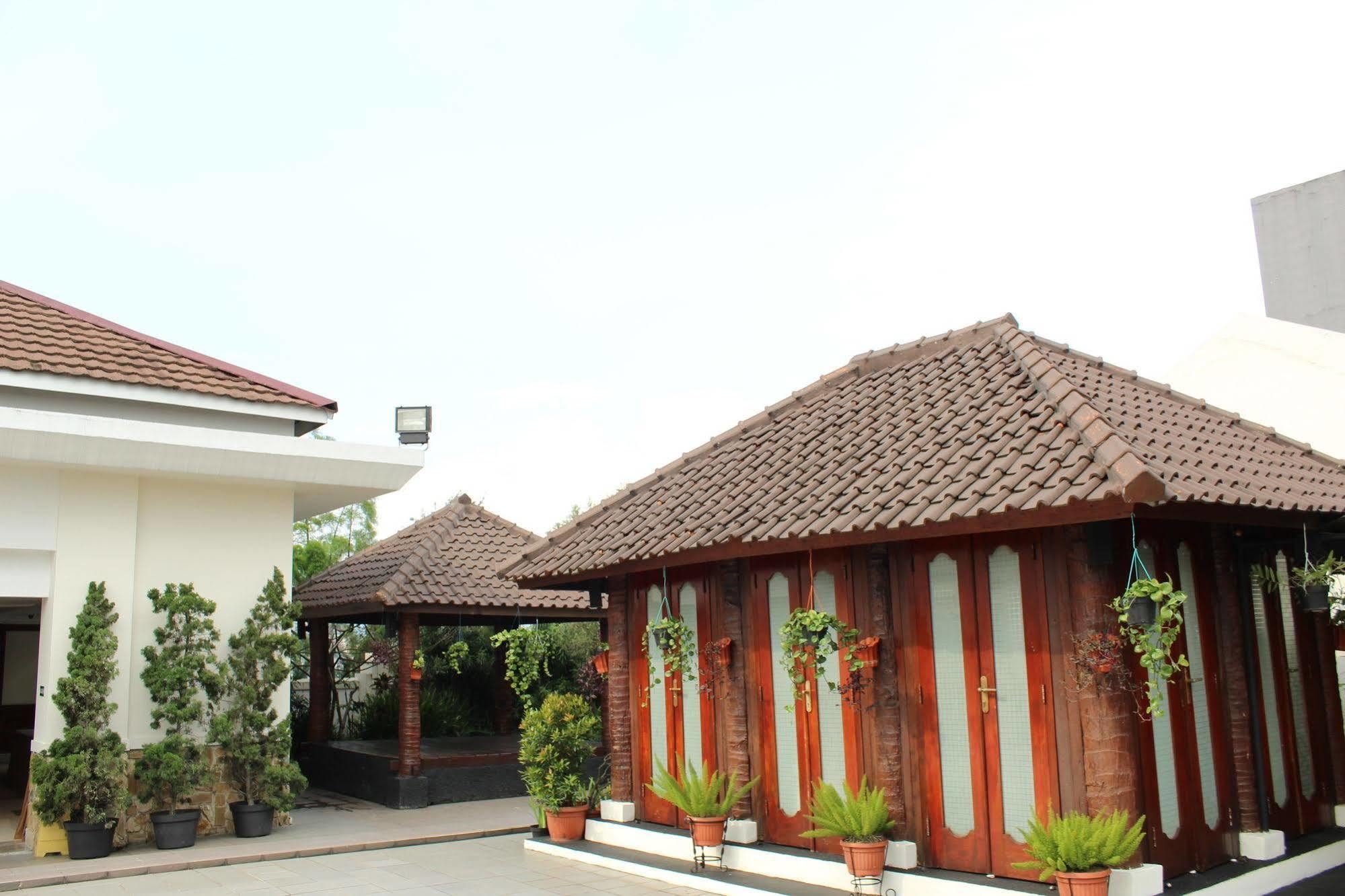 Arion Suites Hotel Bandung Extérieur photo
